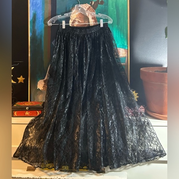 Principles Vintage Black Sheer Floral Lace Pleated Layered Skirt Made in Canada - Picture 11 of 14